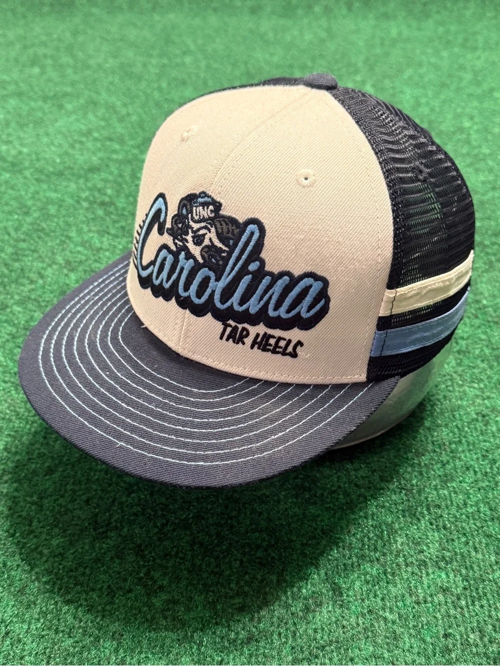 *VNTG RARE* UNC Tar Heels Trucker Hat in Navy & White /‘Top of The World’ Brand